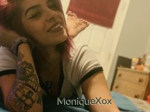 MoniqueXox