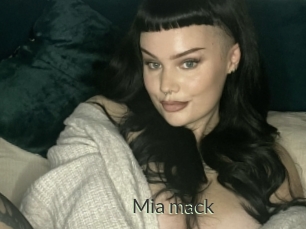 Mia_mack