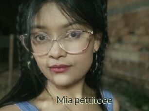Mia_pettiteee