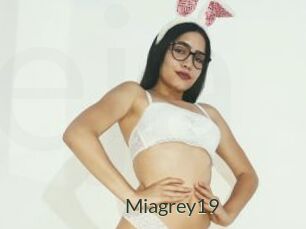 Miagrey19