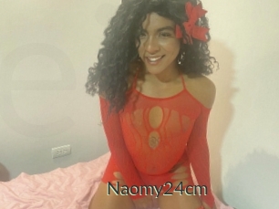 Naomy24cm