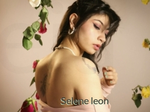 Selene_leon