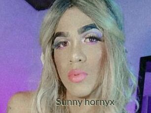 Sunny_hornyx