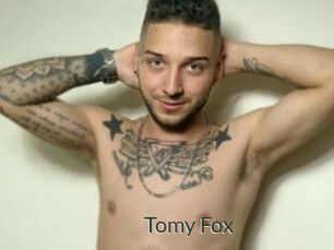 Tomy_Fox